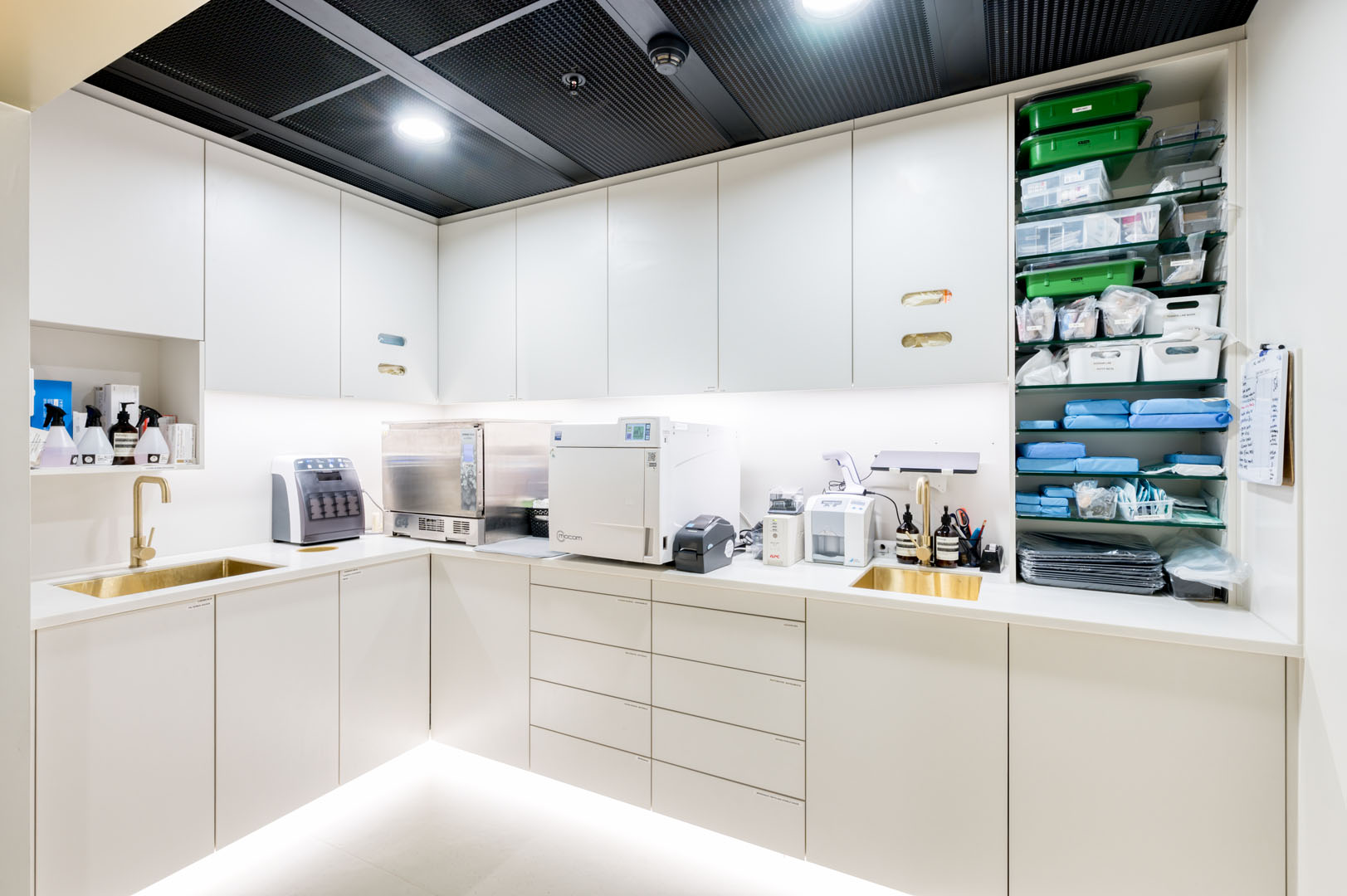AboutSmiles_0090_AuroraHDR2019-edit.jpg