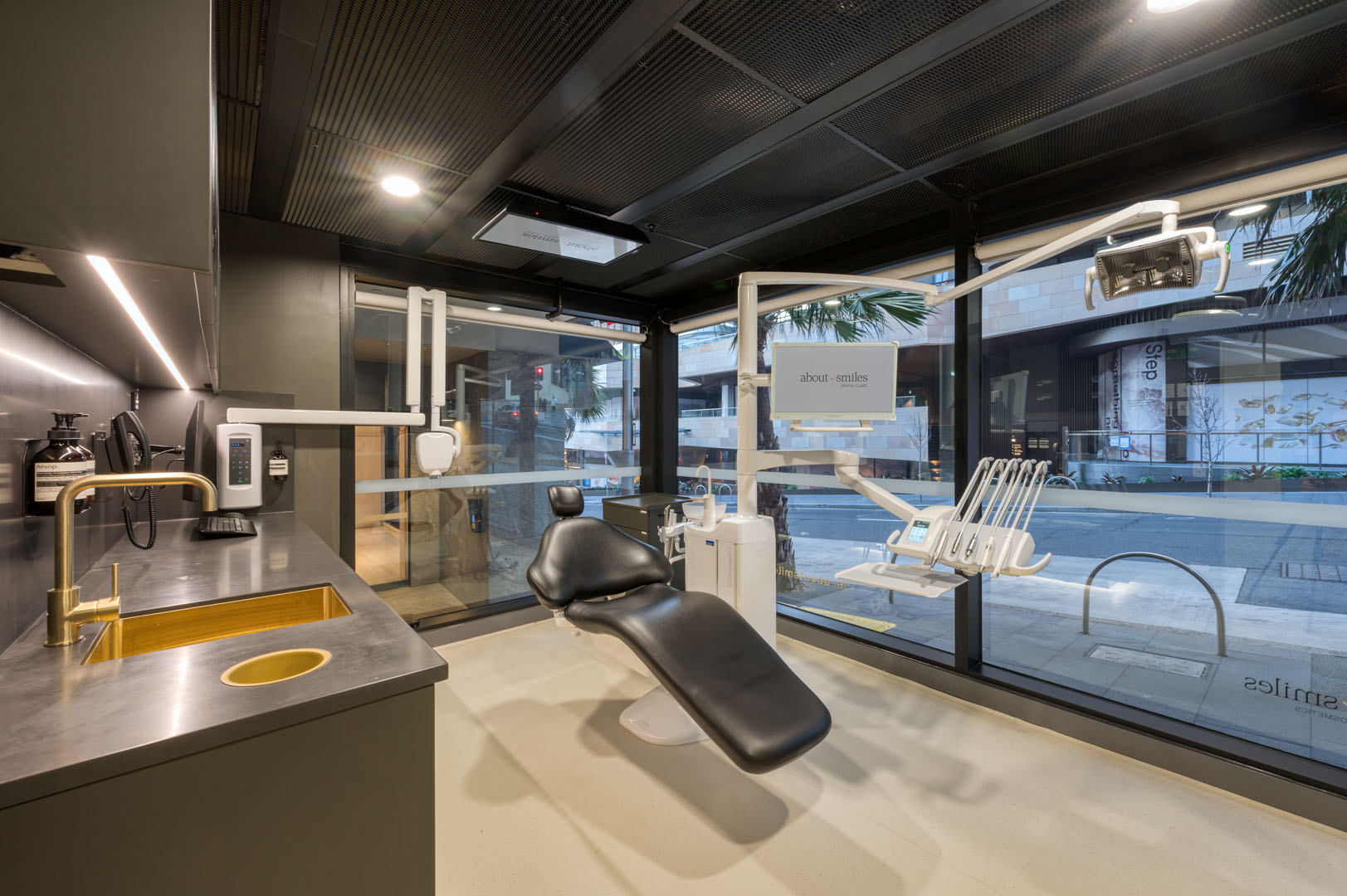AboutSmiles_0135_AuroraHDR2019-edit-Edit.jpg